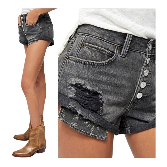 NWT Free People Romeo Rolled Cut Off Black Denim Shorts, size 25 - Picture 1 of 6